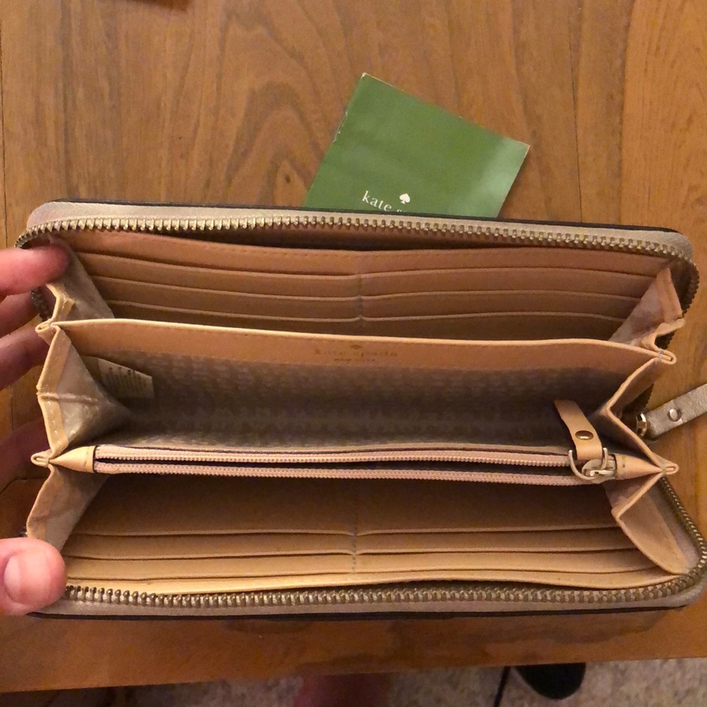 Kate Spade Wallet - Picture 4 of 5